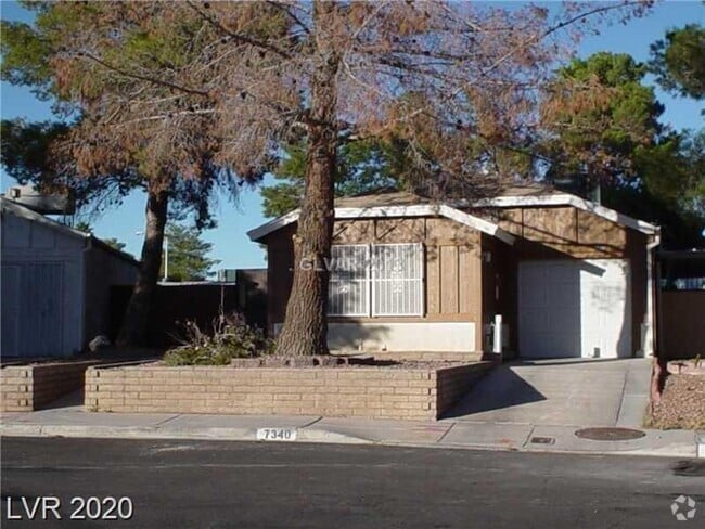 Building Photo - 7340 Empress Dr Rental
