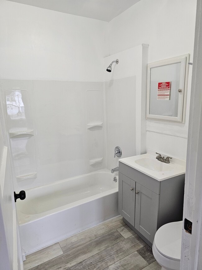 Photo - 2042 Bailey Ave Unit 2