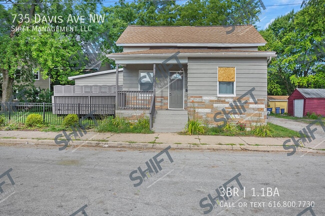 Building Photo - 735 Davis Ave NW