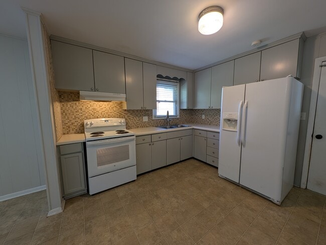 Photo - 2310 Denham Ave