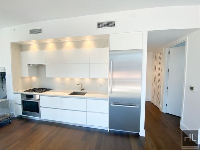 Photo - East 44th Street Unidad 22L