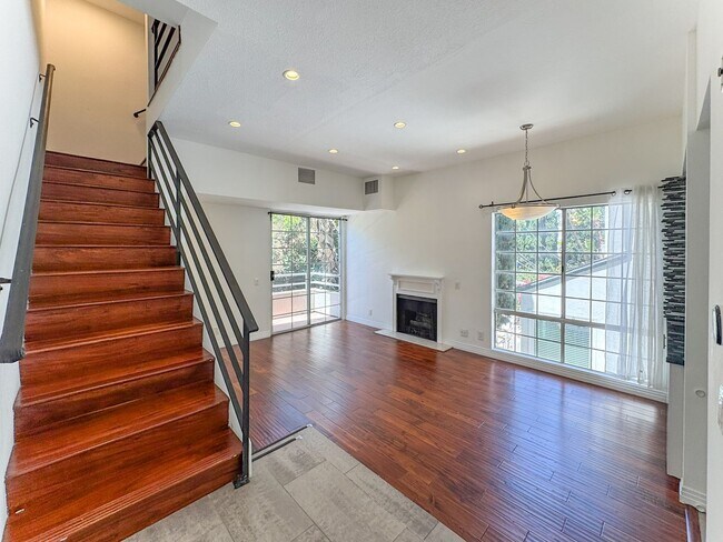 Photo - 1733 Malcolm Ave