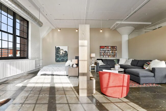 Photo - 500 Robert St N Unidad 704