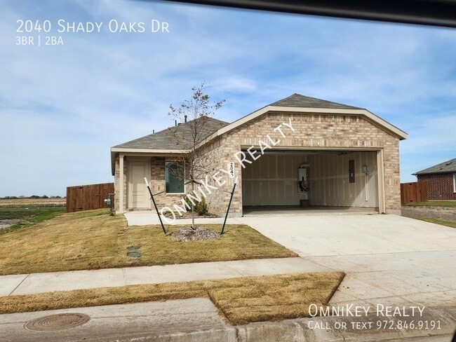Building Photo - 2040 Shady Oaks Dr
