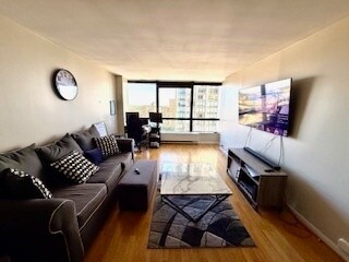 Photo - 5415 N Sheridan Rd