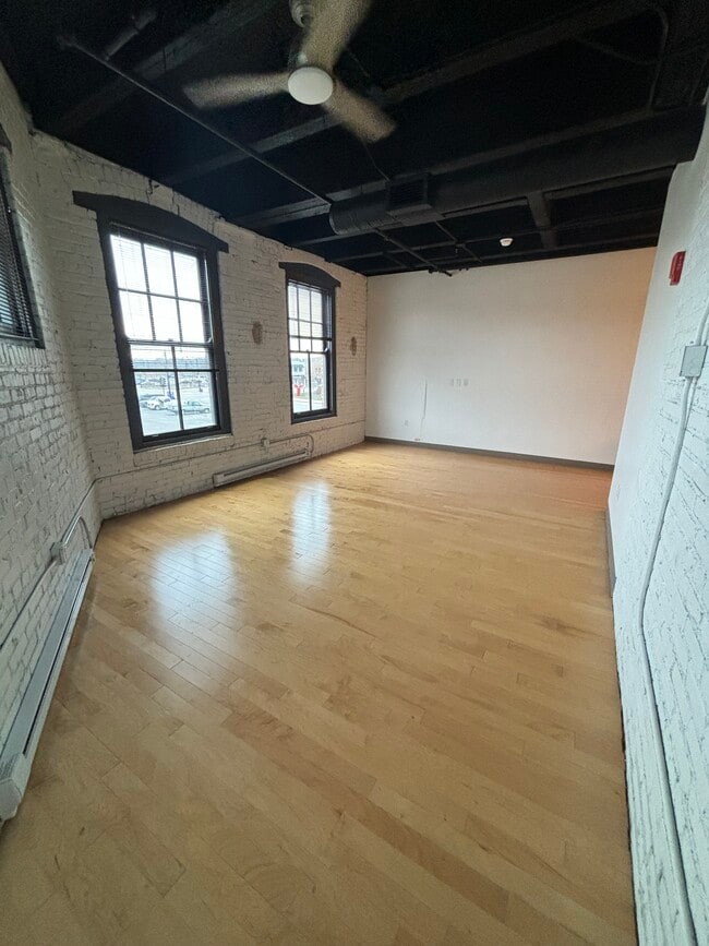 Building Photo - Hobbs Building Unit 313