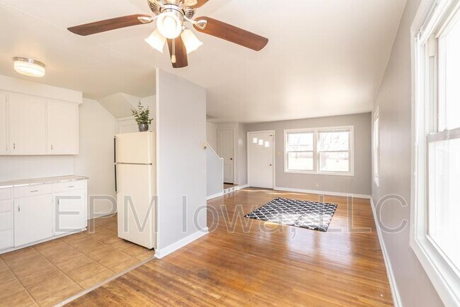 Photo - 249 Madison St