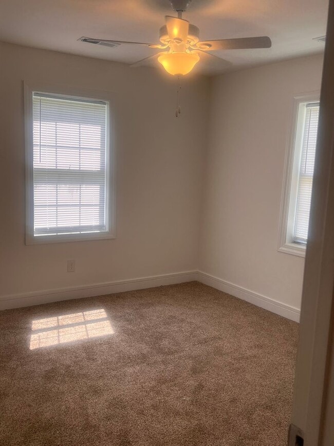 Photo - 114 Jessamine St