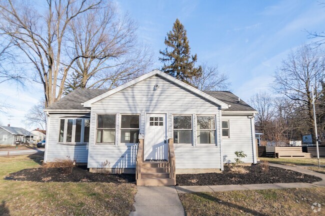 Building Photo - 2 bed 1 bath Home in Chesterton