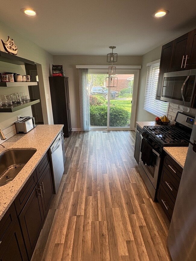 Photo - 1127 Hertford Ct