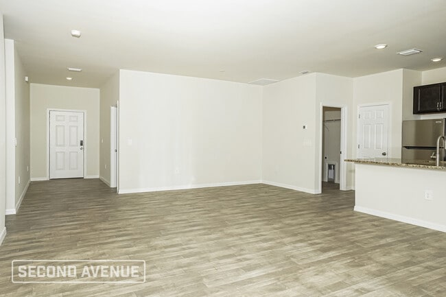 Photo - 4737 Manila Ave