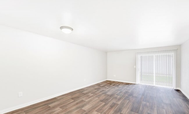 Photo - Maple Crossing