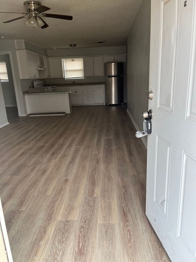 Building Photo - 1618 58th St Unit B