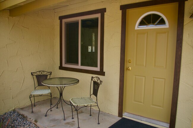 Photo - 6186 Chia Ave