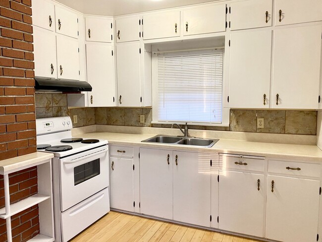 Photo - 1 bedroom home w/ fenced in yard