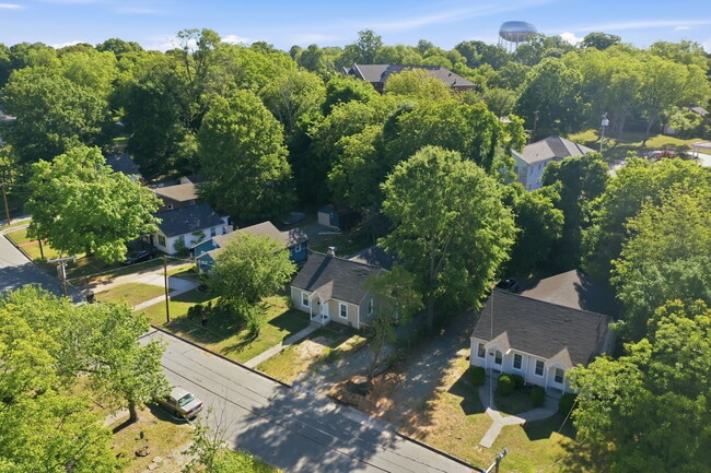 Photo - 214 Markham St
