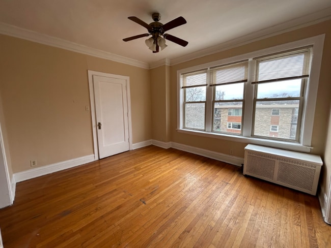 Photo - 4751 N Kenneth Ave Unidad 3