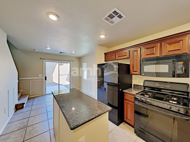 Photo - 10819 Hawthorne Berry St