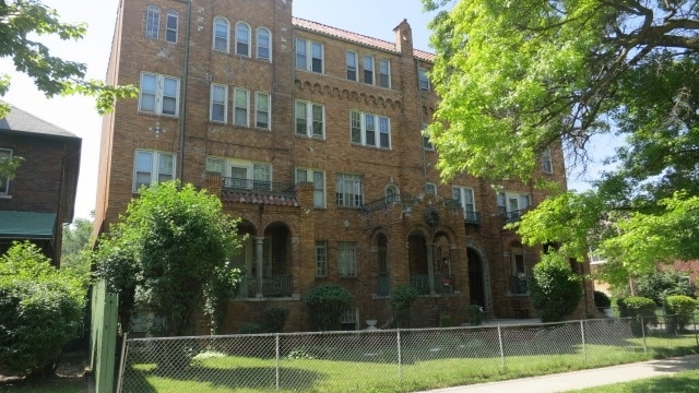 3045 Cortland ¡St - Cortland Apartments