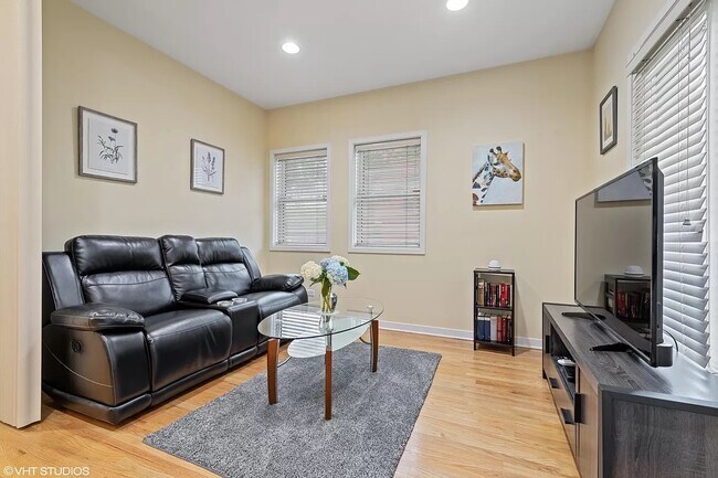 Photo - 1400 W Fillmore St