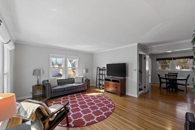 Building Photo - 2901 Zenith Ave N