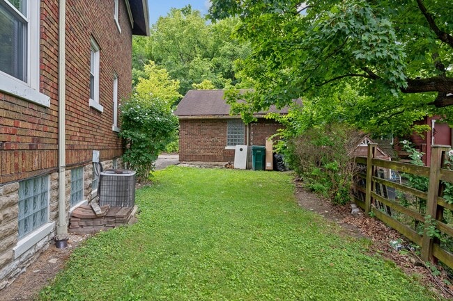 Photo - 505-507 W McMillan Unit 507