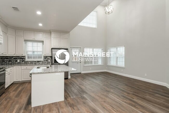 2 Bedroom Pet-Friendly Home in Arlington, TX with Main Street Renewal