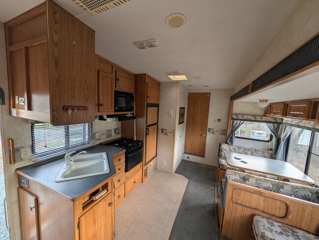 1165 Marilyn Ln