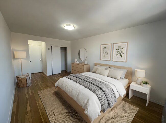 Photo - 925 E 14th St Unit 7B