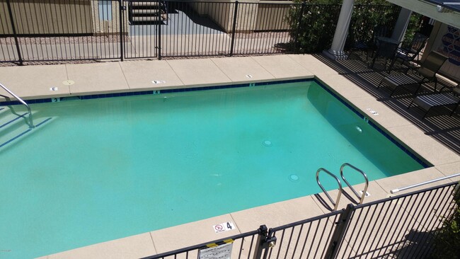 Photo - 729 W Coolidge St Apartment Unit 211