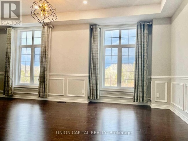 Photo - 707 Clifford Perry Pl