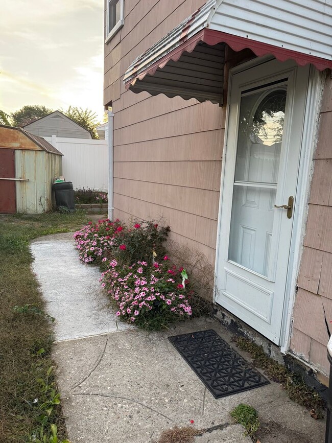 Photo - 1548 Islip Ave