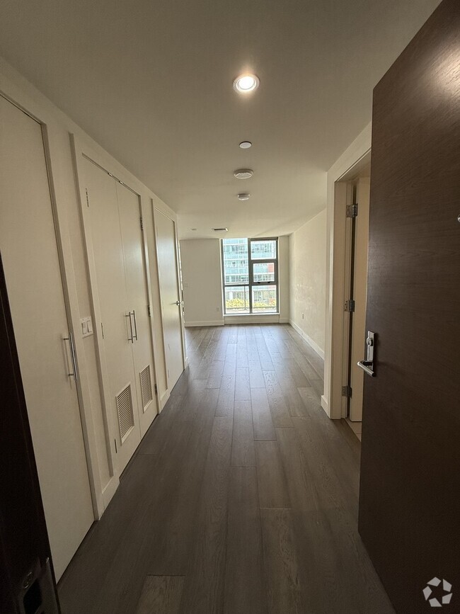 Building Photo - 420 Mission Bay Blvd N Unit 506 Rental