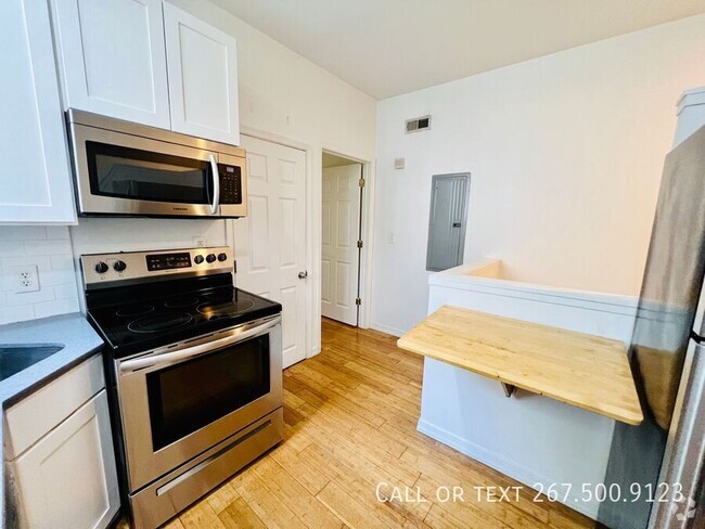 Building Photo - Great Location Renovated Two Bedroom Unit 1R Rental