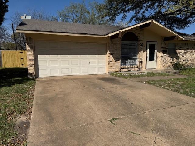 Photo - 1110 Shadyglen Cir