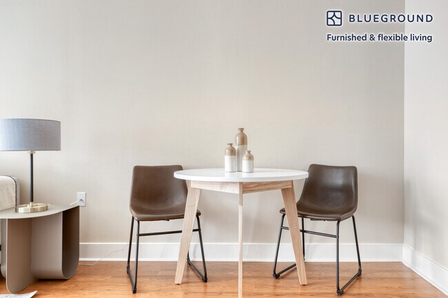 Photo - 425 L St NW Unidad FL9-ID489