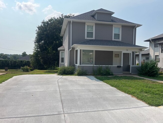 Photo - 4BR House in Midtown