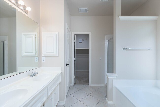Building Photo - 21418 Grand Hollow Ln