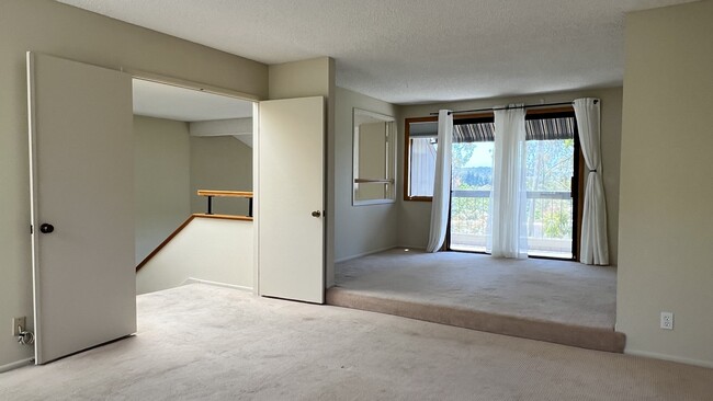 Photo - 10 Whitewater Unit 10