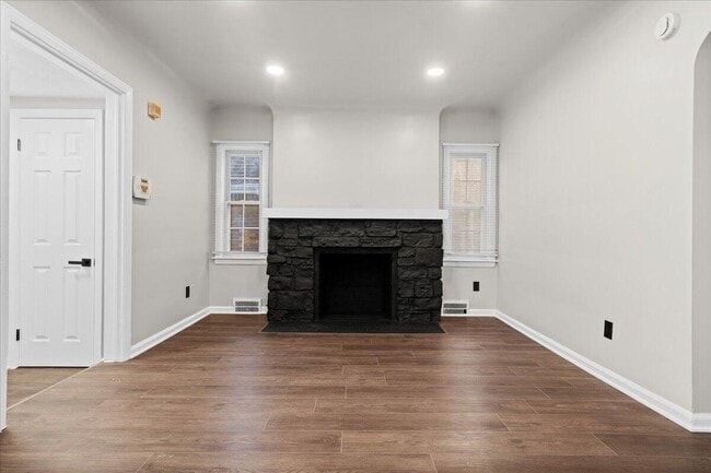 Photo - 10042 Grayton St