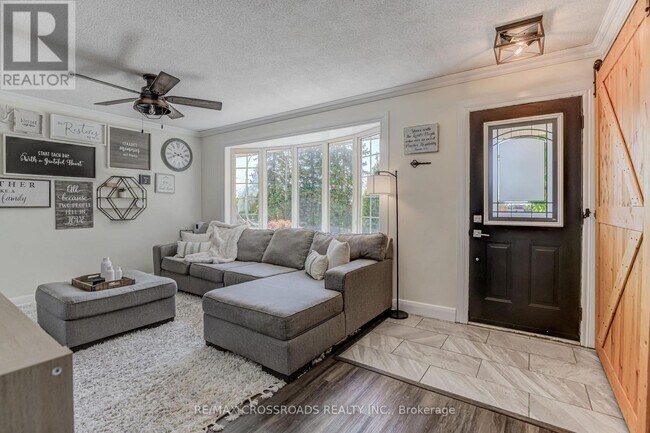 Photo - 778 Tennyson Ave