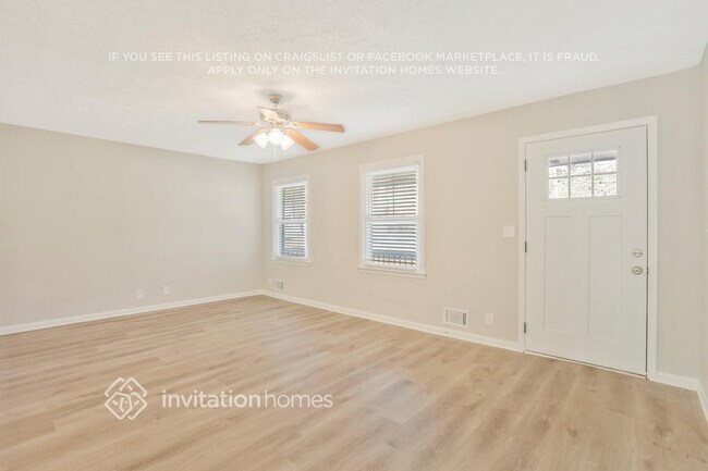 Photo - 1948 Englewood Way SW