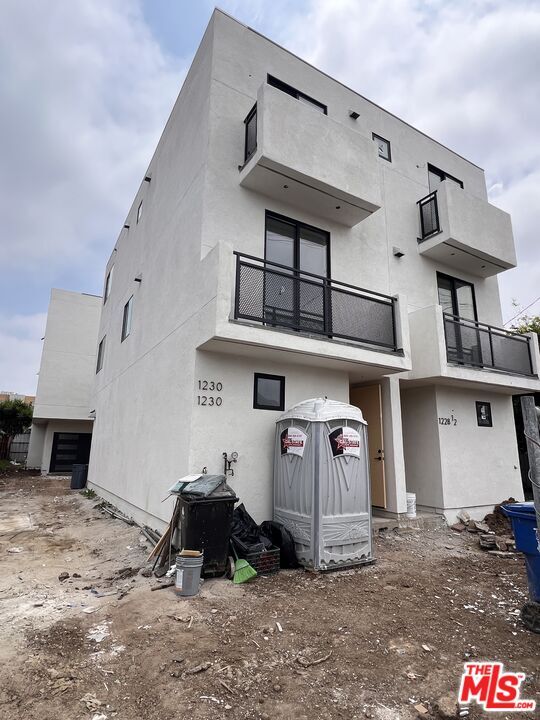 Building Photo - 1228 S Berendo St Rental