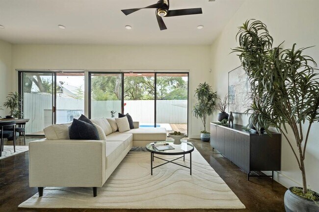 Photo - 2017 Kinney Ave Unidad B