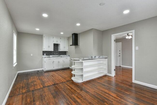 Photo - Beautifully Renovated 1BR Duplex with Marble Shower & Natural Light
