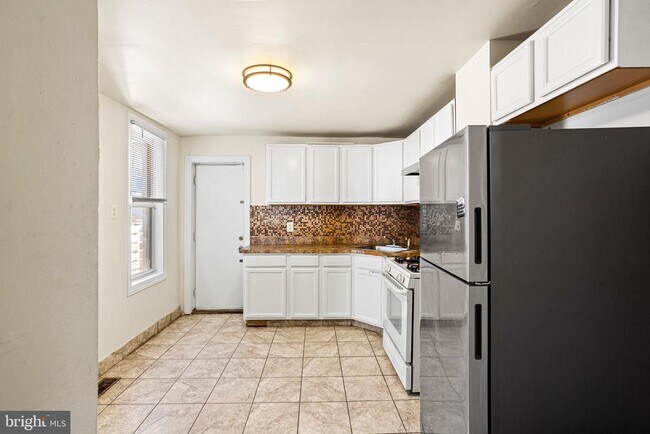Photo - 2420 W Jefferson St