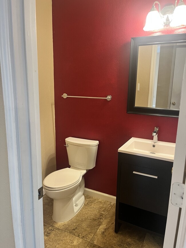 Photo - 78 Viking Oak