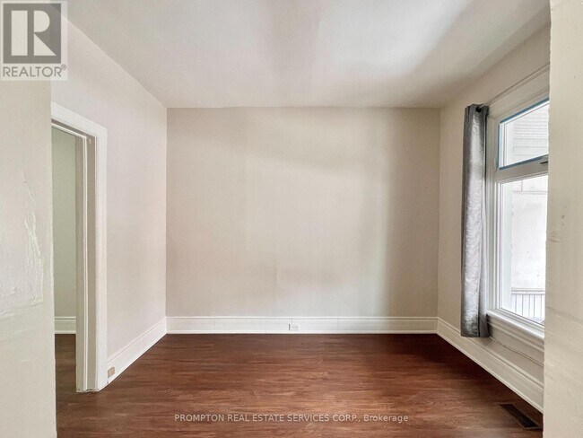 Photo - 17 Winnifred Ave
