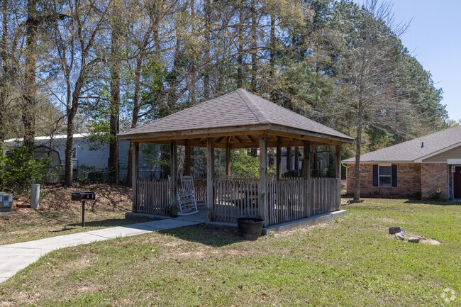 Gazebo - Regency Pointe I