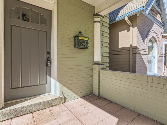 Photo - 1139 N Downing St